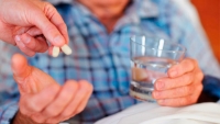 8 formas de controlar el exceso de medicamentos en el adulto mayor