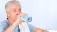 10 beneficios de la hidratación en los adultos mayores